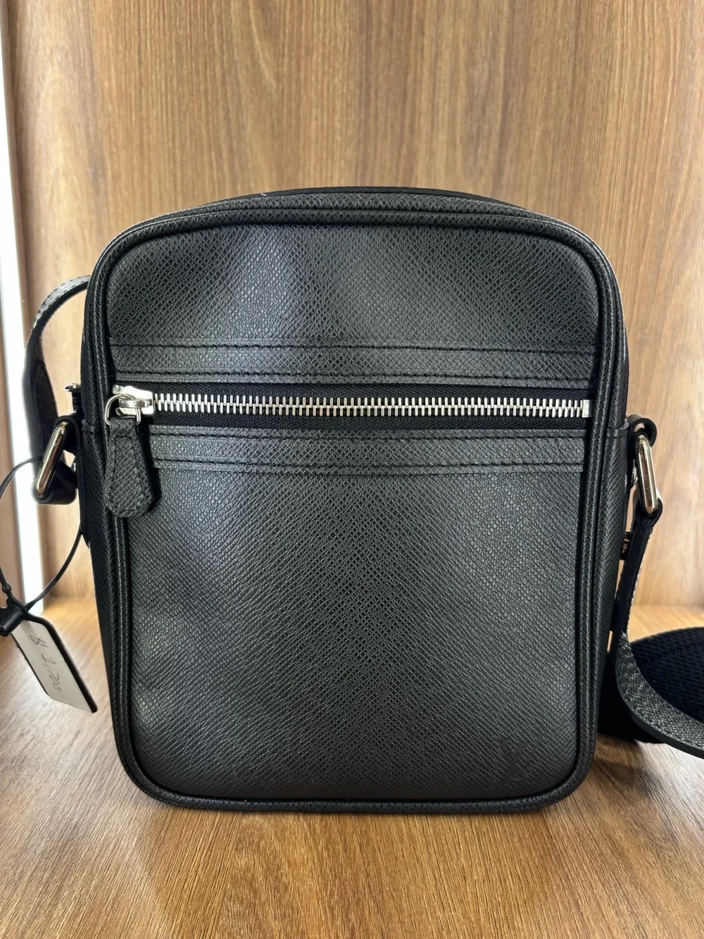 Louis Vuitton Danube PM Black Taiga Leather Crossbody Messenger Bag Authentic
